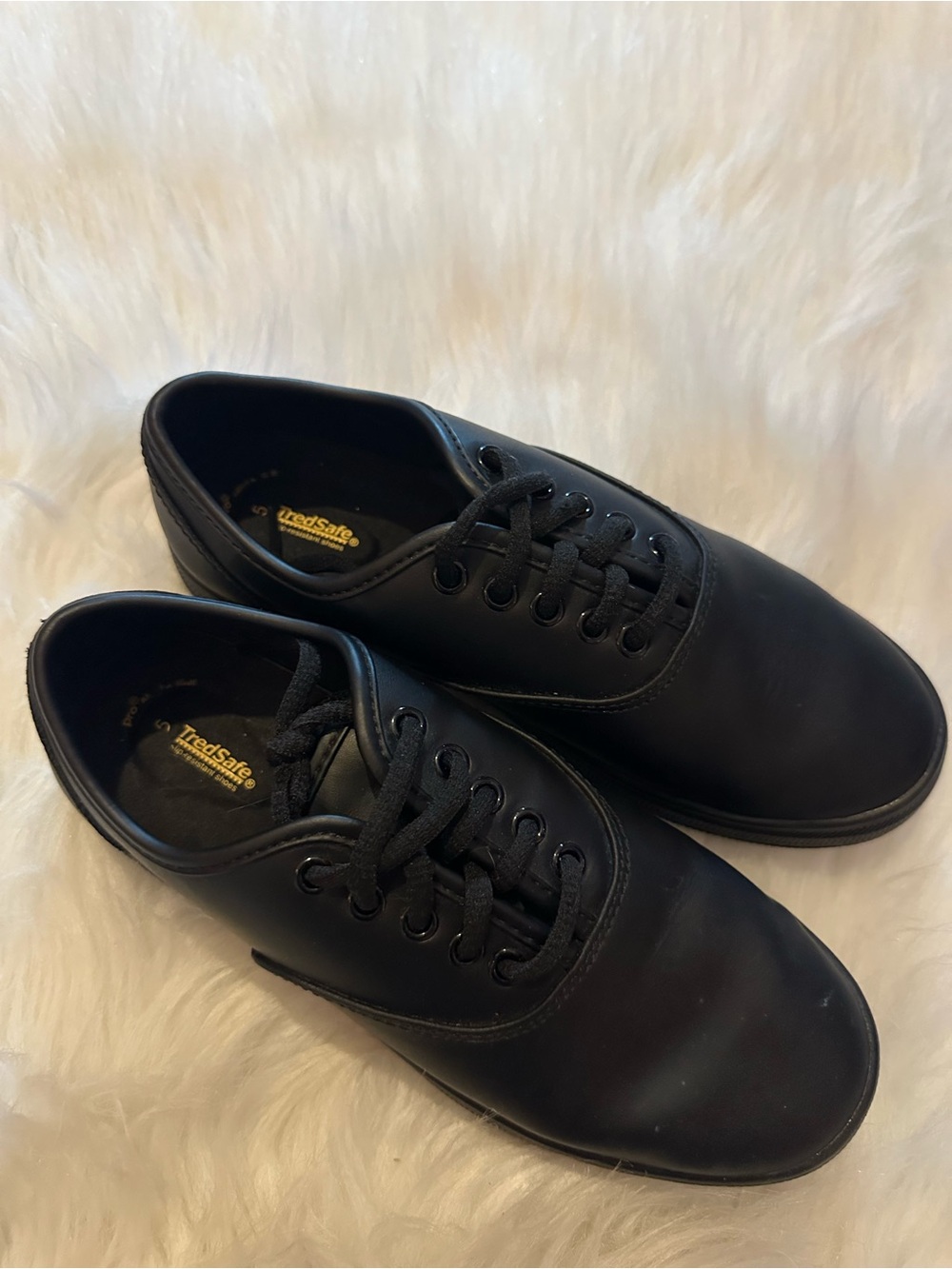 Womens Black Lace-Up Nonslip Shoes Size 5